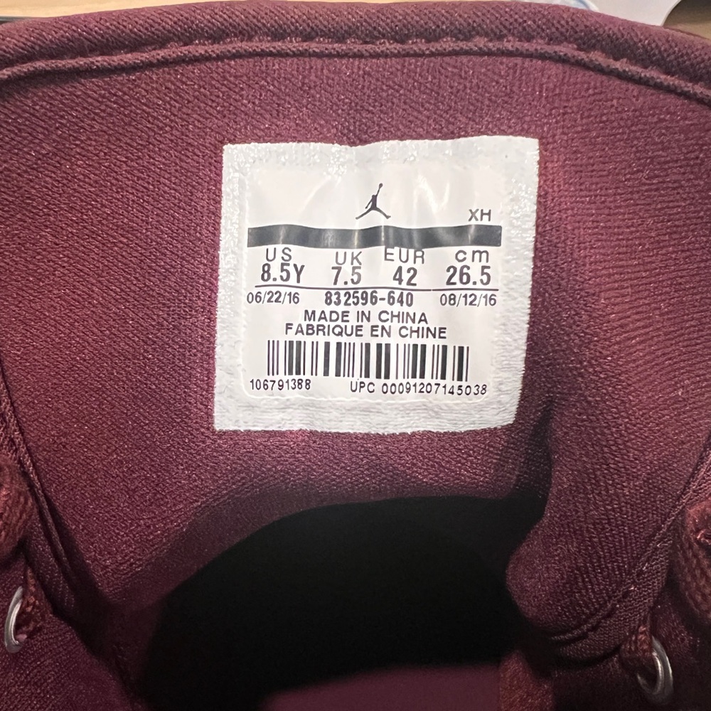 Nike Air Jordan 1 Heiress Velvet Maroon Womens Size 10 (8.5Y) - Picture 2 of 3